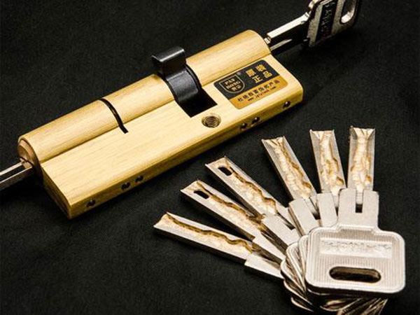 月湖24小时上门开锁公司