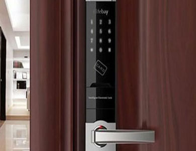 月湖24小时上门开锁公司