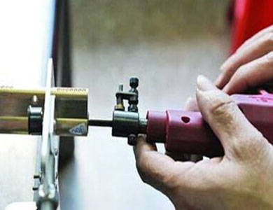 月湖24小时上门开锁公司