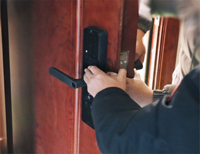 月湖24小时上门开锁公司